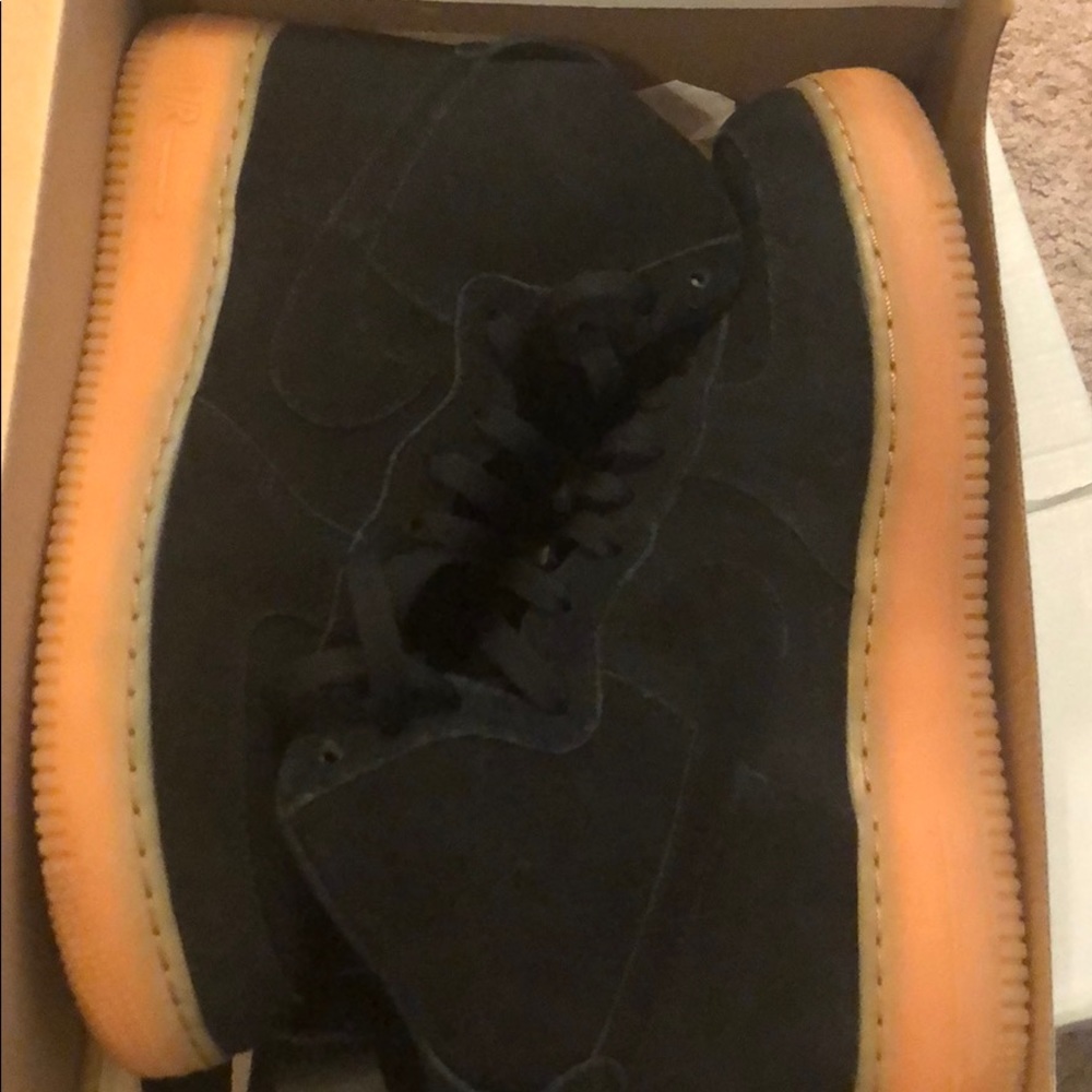 Nike Air Force 1 Hi Suede in Black